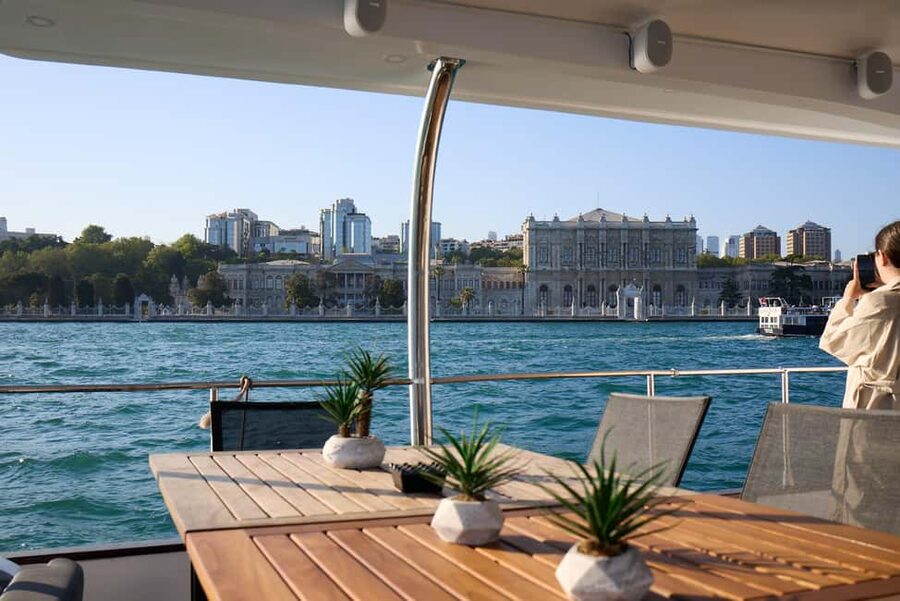 Istanbul: Bosphorus Cruise by Luxury Yacht - Setting out from Karaköy