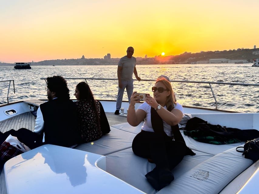 Istanbul: Bosphorus Sunset Cruise on a Luxury Yacht - Rumeli Fortress and the two Bosphorus bridges