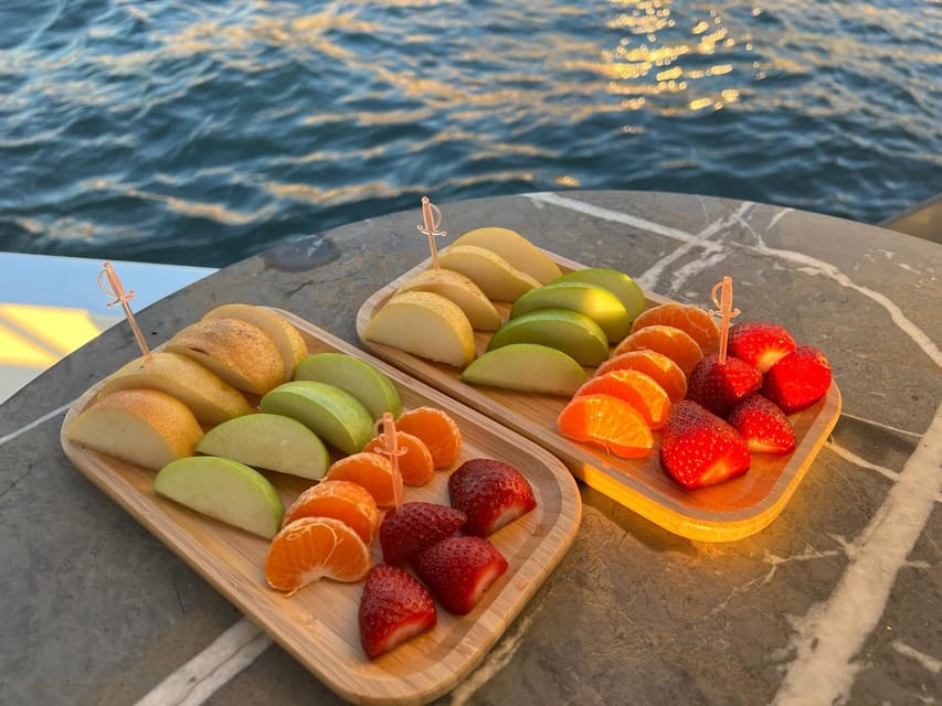Istanbul: Bosphorus Sunset Cruise on a Luxury Yacht - Beylerbeyi, Uskudar, and Maiden’s Tower