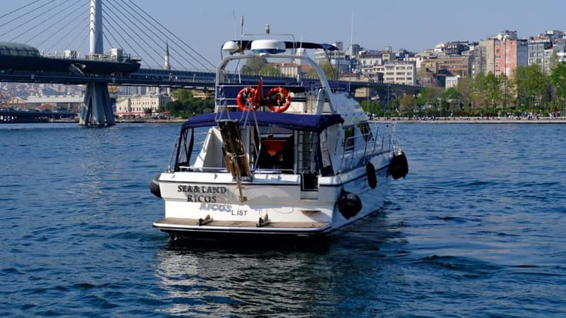 Istanbul: Luxury Yacht on Bosphorus - Seeing Istanbul from a private yacht