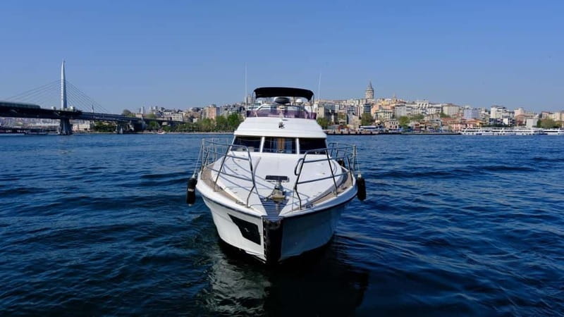 Istanbul: Luxury Yacht on Bosphorus - Dolmabahçe Palace from the water