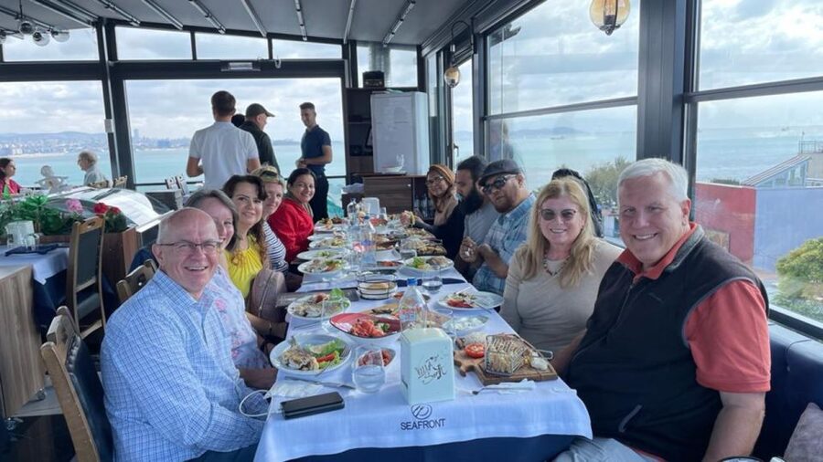 Istanbul: Old City Tour and Luxury Sunset Bosphorus Cruise - Rooftop lunch before the afternoon crowds