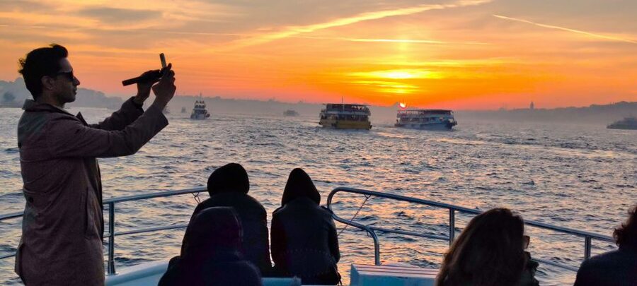 Istanbul: Old City Tour and Luxury Sunset Bosphorus Cruise - From Kabataş to the Bosphorus