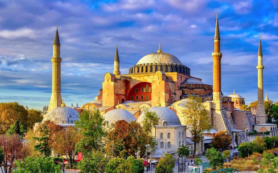 Istanbul: Old City Tour and Luxury Sunset Bosphorus Cruise - Sultanahmet Square and the Roman Hippodrome