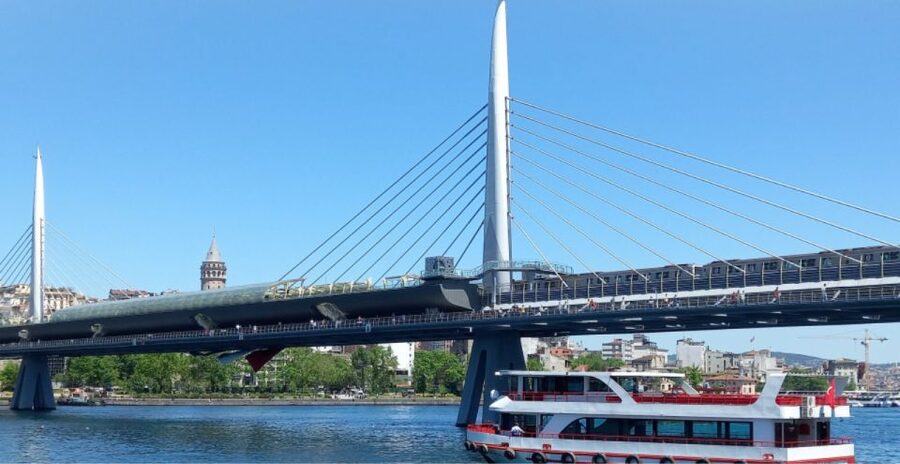 Istanbul: Private Bosphorus Cruise By Luxury Yacht - The Asian shore, Küçüksu, and Beylerbeyi Palace