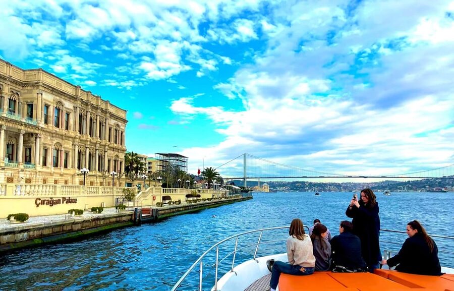 Istanbul: Private Bosphorus Cruise on Luxury Yacht - Sunset trips, couples, and family groups