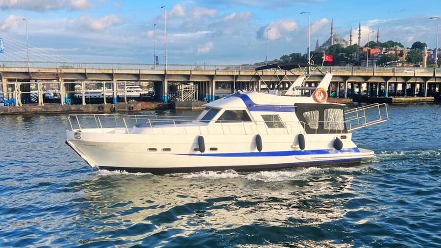 İstanbul:Private Luxury Yacht on Bosphorus 14 Meter(46 feet) - Ayvansaray to the Golden Horn sights