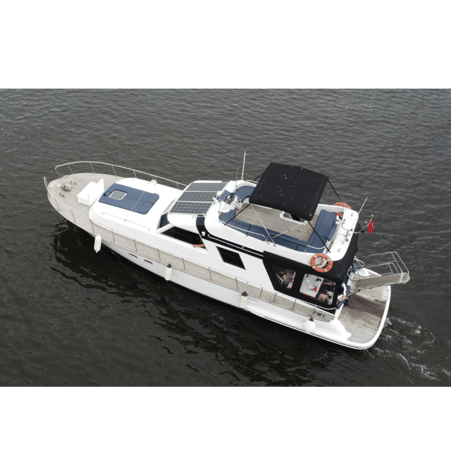 İstanbul:Private Luxury Yacht on Bosphorus 14 Meter(46 feet) - Turning the cruise into a proposal or celebration