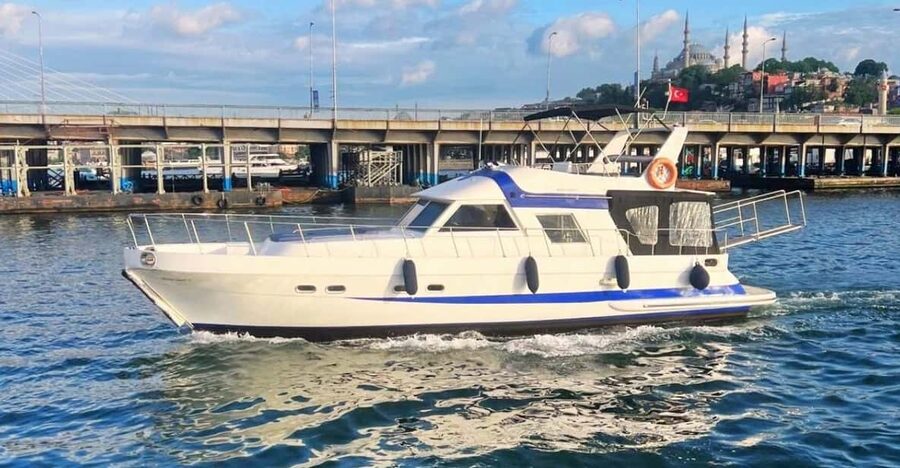 İstanbul:Private Luxury Yacht on Bosphorus 14 Meter(46 feet) - Timing matters more than you might expect