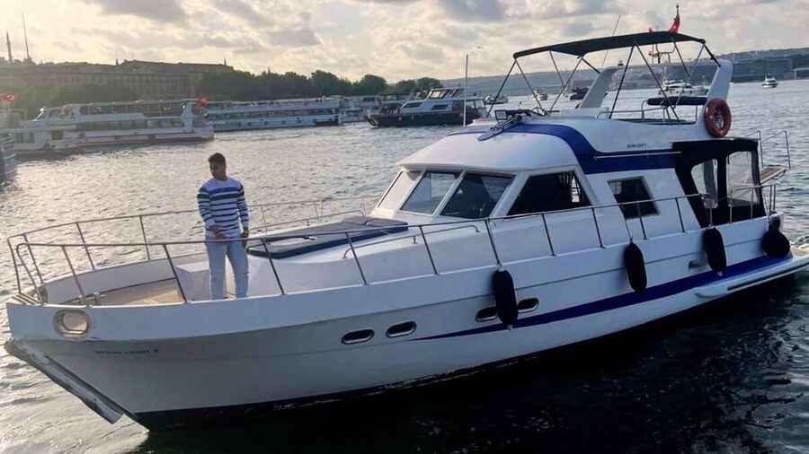 İstanbul:Private Luxury Yacht on Bosphorus 14 Meter(46 feet) - Palaces and waterfront estates between Europe and Asia