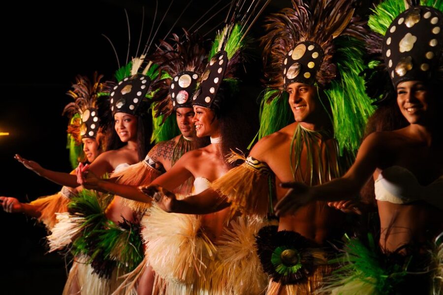 Kauai: VIP Manor House Dinner & Luau Kalamaku Show - The seating and service details that matter