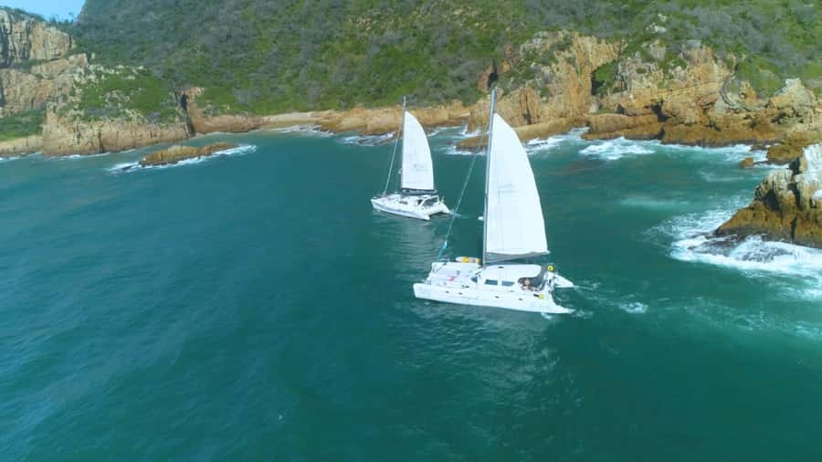 Knysna: Luxury Sunset Cruise with Captain's Barbeque - Sunset light and the ride back