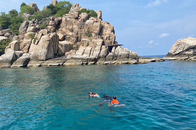 Koh Tao VIP Snorkelling Tour - Lunch, snacks, drinks, and the useful extras