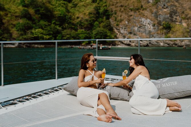 Krabi: 4 Island Luxury Yacht with Snorkelling & Clear Kayaking - How the group size affects the day
