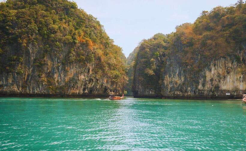Krabi: Koh Hong Small Group Tour by Luxury Longtail Boat - Hong Lagoon: beautiful, but ruled by the tide
