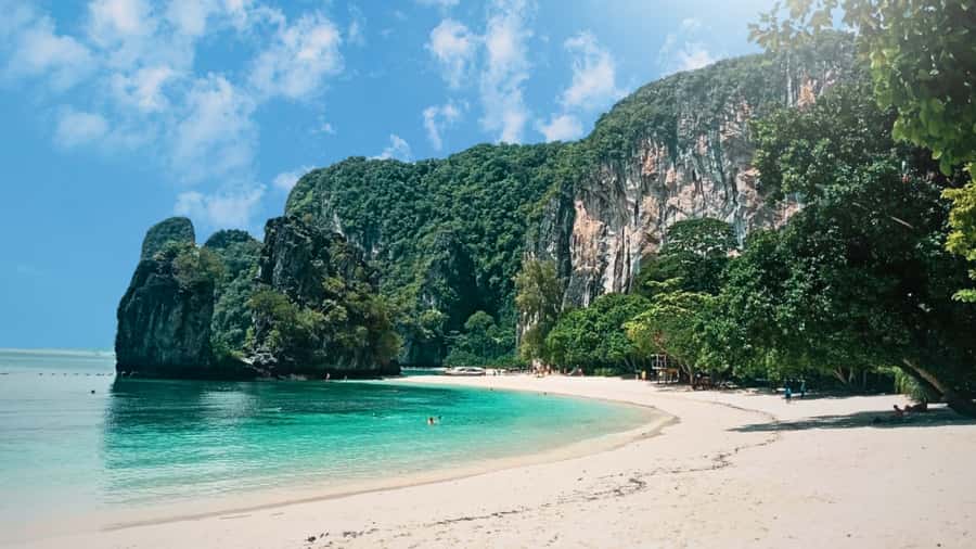 Krabi: Luxury Sunset Cruise to Hong Island Private Tour - Pak Bia is the sunset centerpiece