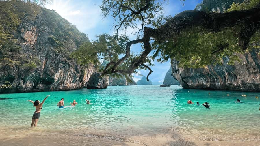 Krabi: Luxury Sunset Cruise to Hong Island Private Tour - What the $273 price really buys you