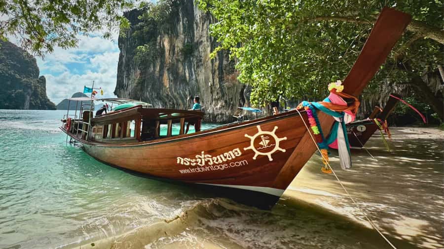 Krabi: Private Luxury Boat to Hong Islands Sunrise & Picnic - Key points at a glance