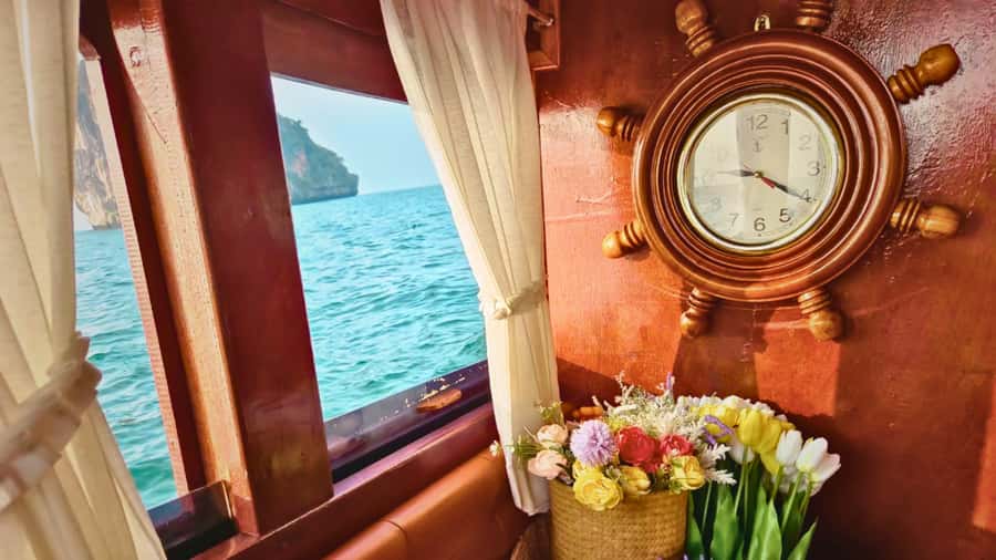 Krabi: Private Luxury Boat to Hong Islands Sunrise & Picnic - Snorkeling at Pak Bia Island