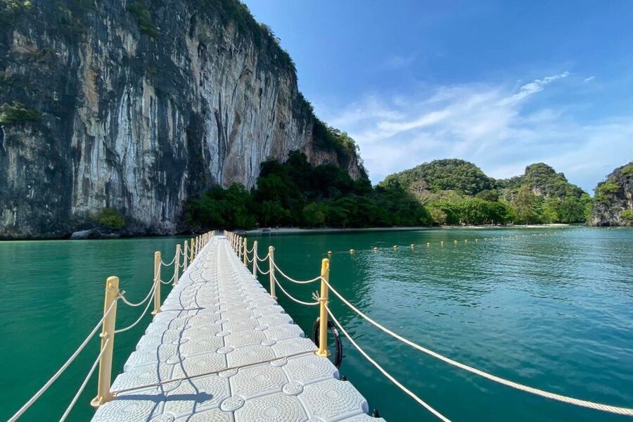 Krabi: Private Luxury Long-Tail Boat Tour to Hong Island - Hong Island’s emerald lagoons