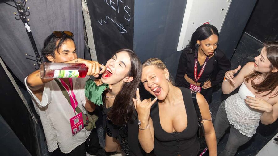 Krakow: Pub Crawl 1H Open Bar, VIP Entry & Welcome Shots - Drinking games and meeting new people