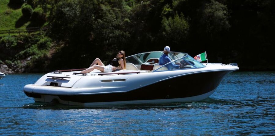 Lake Como: 2-Hour Luxury Speedboat Private Tour - The captain and the personal touch