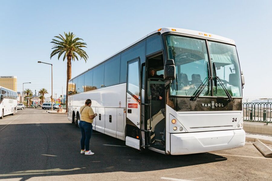 Las Vegas: Hoover Dam Ultimate VIP Tour with Lunch - Inside the Nevada Power Plant