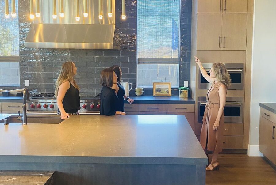 Las Vegas: Luxury Home Tour with Snacks and Drinks - Key points at a glance