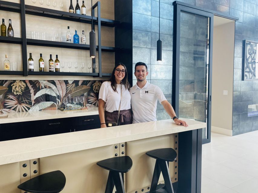 Las Vegas: Luxury Home Tour with Snacks and Drinks - Why leave the Strip for Las Vegas housing
