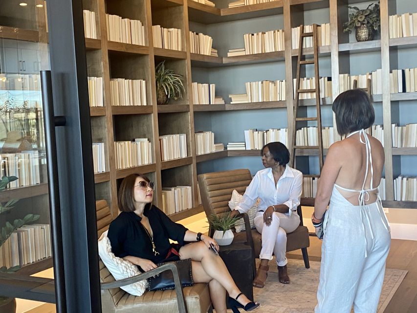 Las Vegas: Luxury Home Tour with Snacks and Drinks - Touring modern homes in Summerlin