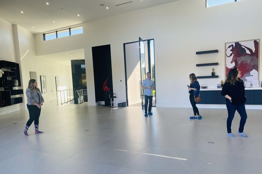 Las Vegas: Luxury Home Tour with Snacks and Drinks - Is $84 a fair price?