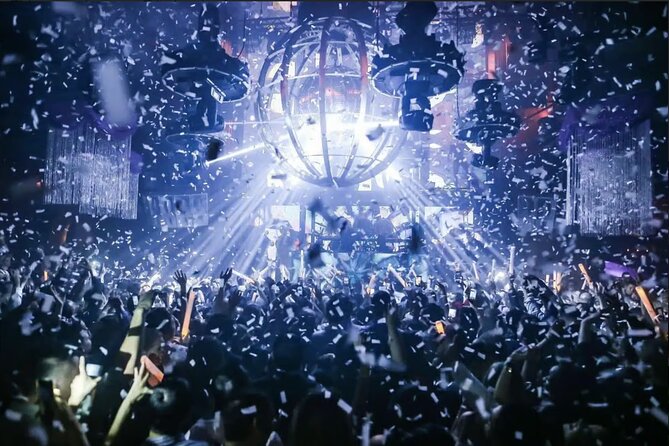 Las Vegas: VIP Club Crawl with Party Bus, Express Entry & Drinks - What your four-hour Las Vegas night looks like