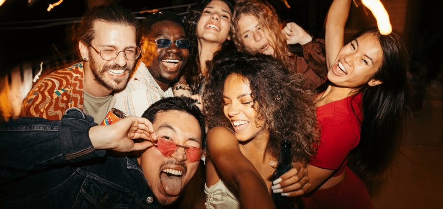 Leipzig: Bar and Club Tour with Free Shots and VIP Entry - What the Leipzig night is really about