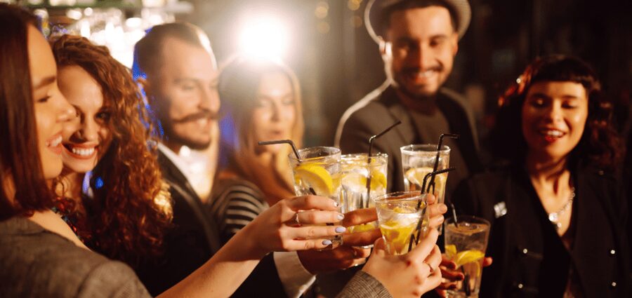 Leipzig: Bar and Club Tour with Free Shots and VIP Entry - Four bars, four welcome drinks