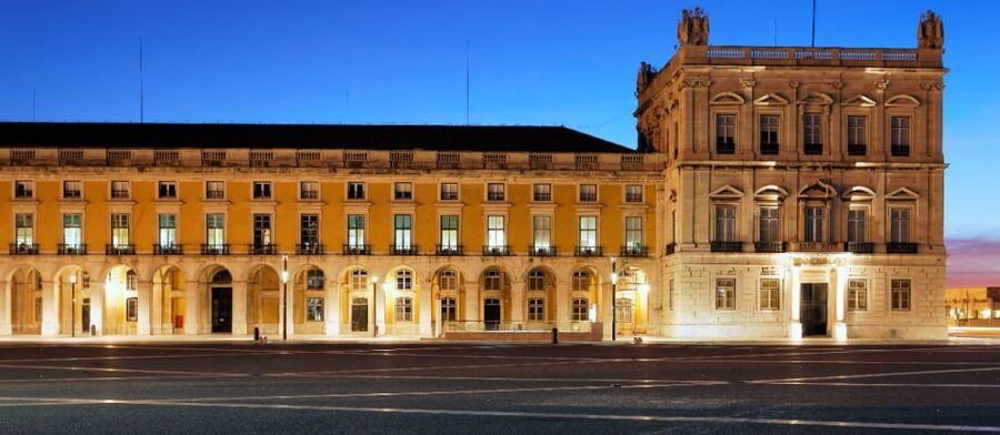 Lisbon: Luxury Fado Tour with Dinner included - Practical timing and booking details