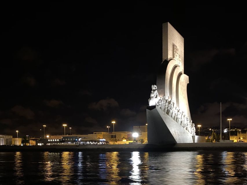 Lisbon: Luxury Sailboat Cruise at Night - Alfama, São Jorge Castle, and Christ the King