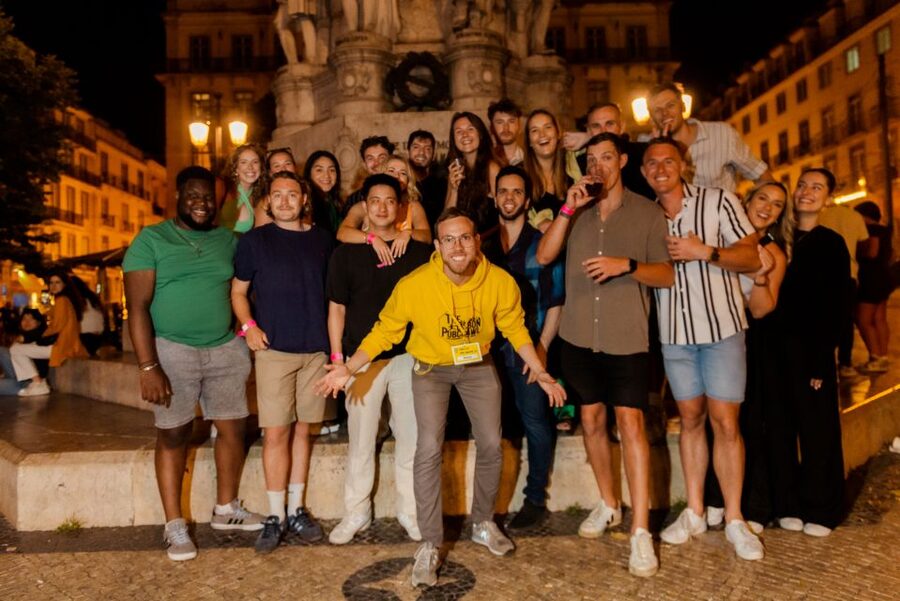 Lisbon Premium Pubcrawl: 1h Open Bar, Shots, VIP Club Entry - The one-hour open bar is the main included extra