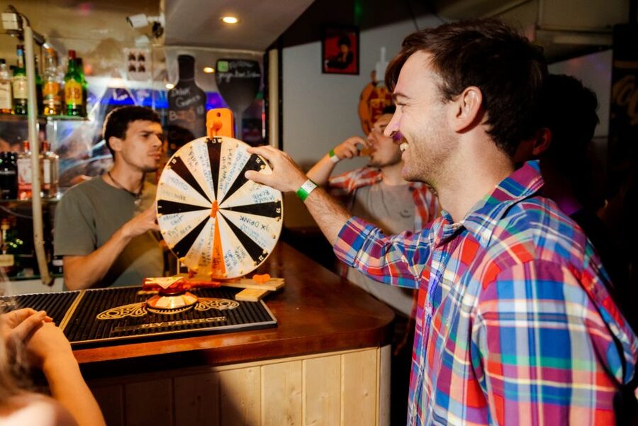 Lisbon Premium Pubcrawl: 1h Open Bar, Shots, VIP Club Entry - Dress carefully or risk losing the final stop