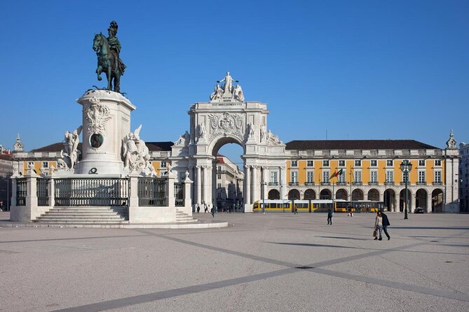 Lisbon Private Luxury Boat Tour with Welcome Drink - Belém Tower and Portugal’s seafaring story