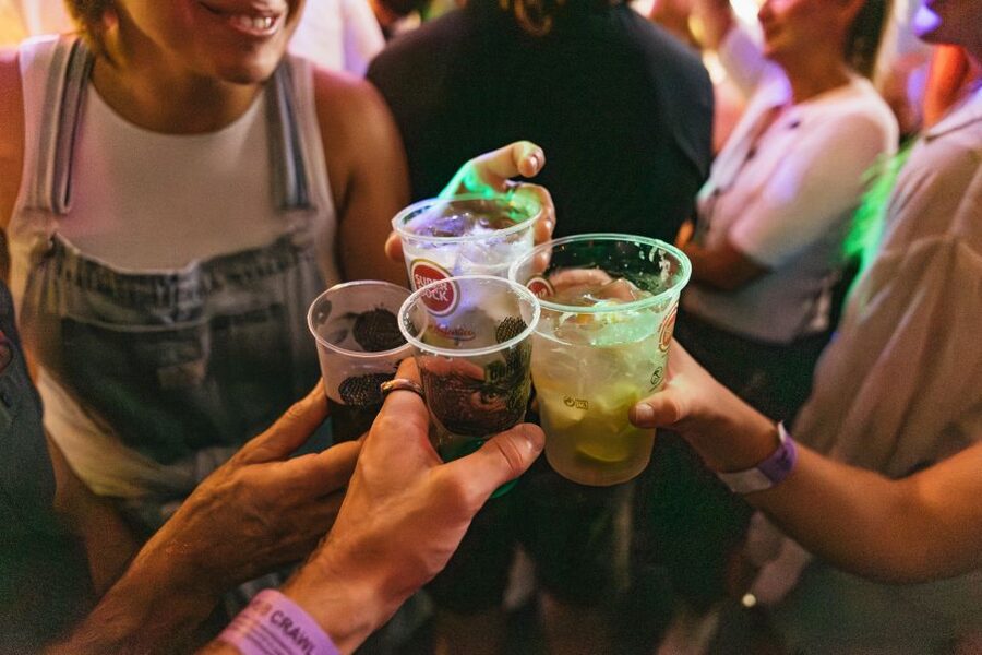 Lisbon: Pub Crawl with Open Bar, Shots & VIP Club Entry - Should you book it?