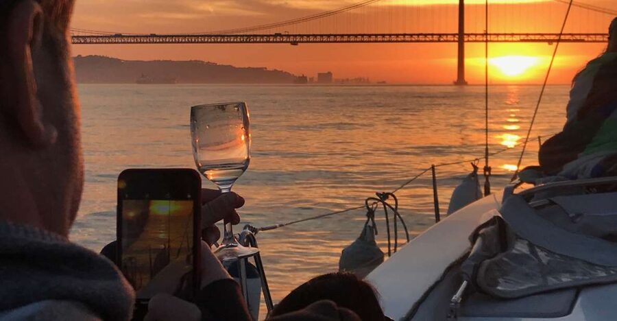 Lisbon: Sunset and Wine Luxury Catamaran Cruise - The Belém Tower Photo Stop