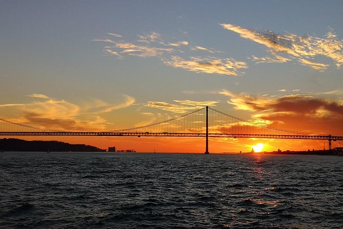 Lisbon Sunset Sailing Tour on Luxury Sailing Yacht with 2 Drinks - Why Lisbon looks better from the Tagus at sunset