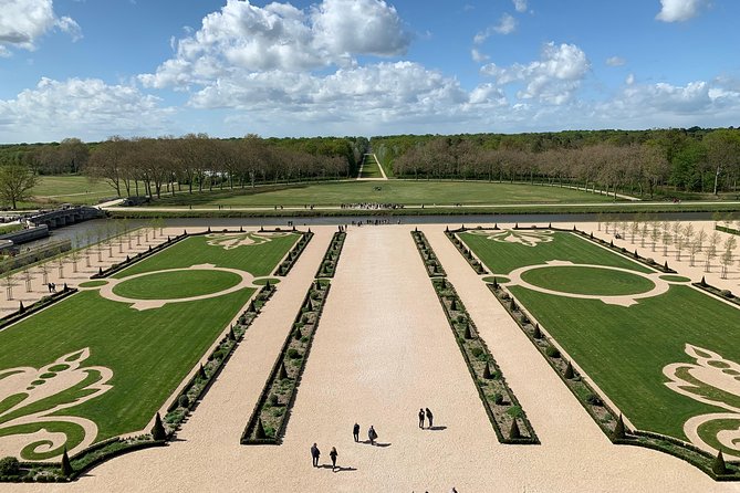 Loire Valley Castles VIP Private Tour: Chambord, Chenonceaux, Amboise - Chambord and the famous double staircase