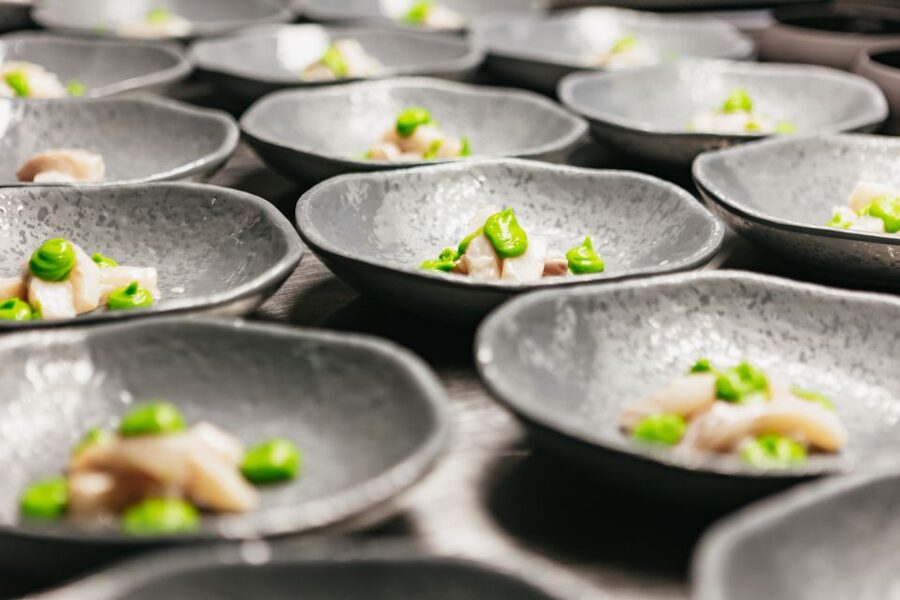 London: 6-Course Gourmet Dinner on a Luxury Coach - A restaurant that moves through London