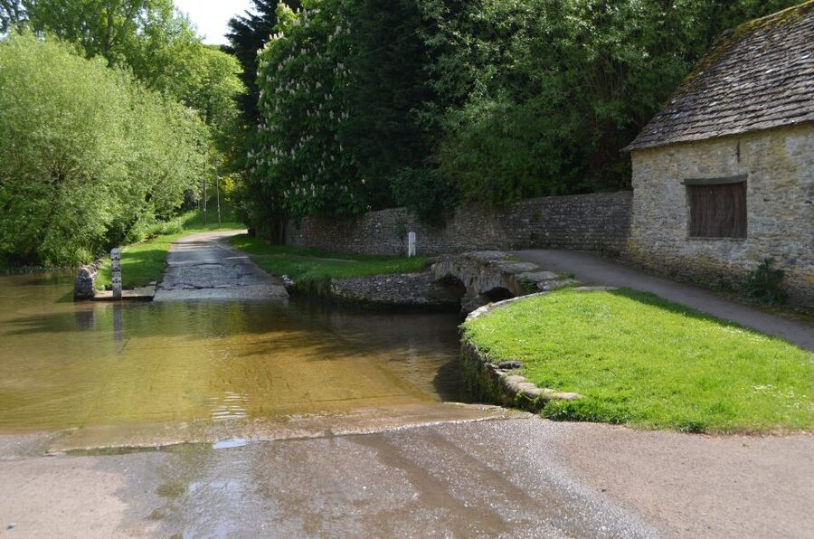 London: Downton Abbey Countryside Black Taxi VIP Tour - What makes the village section worthwhile