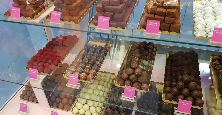 London: VIP Chocolate Tour - Green Park Station: an easy place to meet