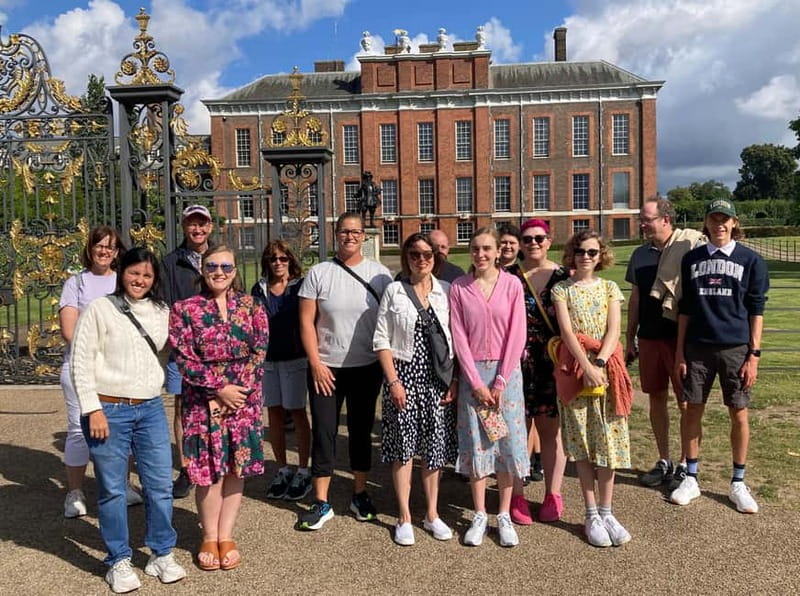 London: VIP Kensington Palace Gardens Tour & Royal High Tea - Choosing palace entry and the State Apartments