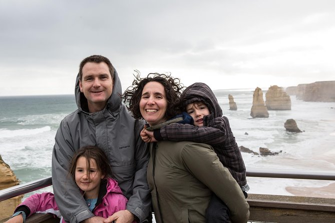 Lux Great Ocean Road Tour Reverse - Max 11 Hotel Pickup - The Memorial Archway and a final coastal pause