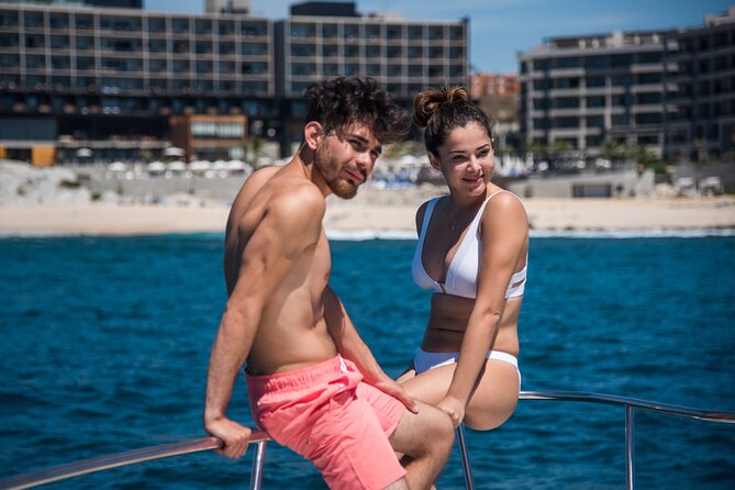 Luxury 42' Yacht Tour in Cabo for Snorkeling and Sunset - The crew makes the difference