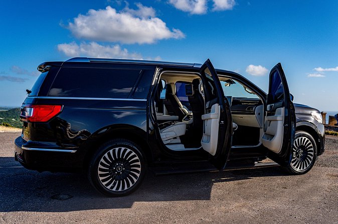 Luxury Airport transfer from or to Antigua Airport - Add-ons and the limits of the standard service
